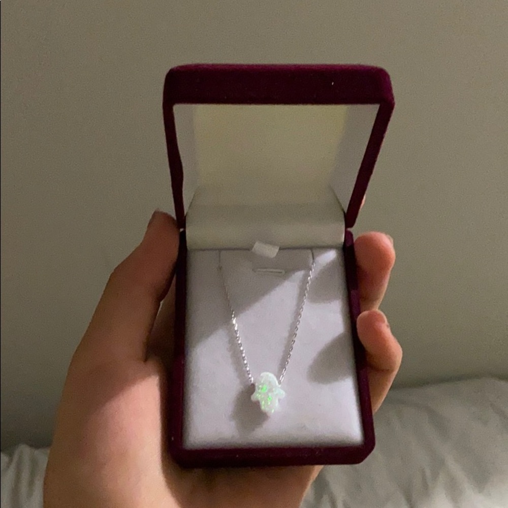 Hand necklace